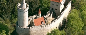 Замок Кокоржин и винные погреба Мельника